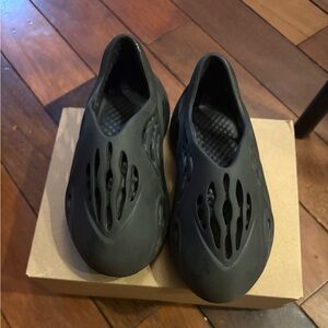 Adidas Foam Runners used sz 8c